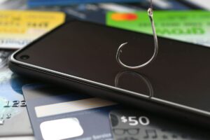 Phishing i socjotechnika - jak nie dać się oszukać